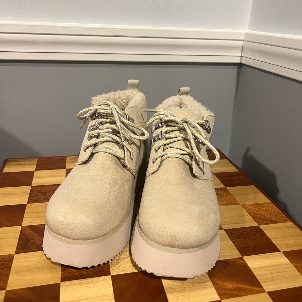 AE Cozy Platform Bootie